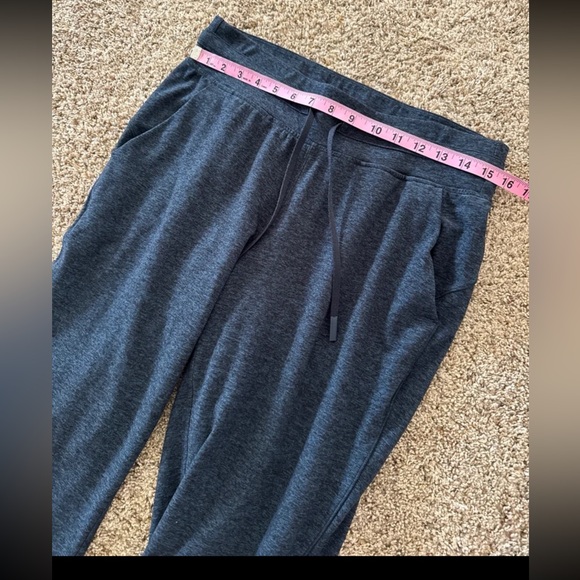 Lululemon Ready to Rulu Jogger Crop in Heathered True Navy/Black
size 10 - Picture 10 of 12
